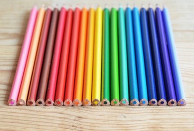 coloured pencils in a row of order