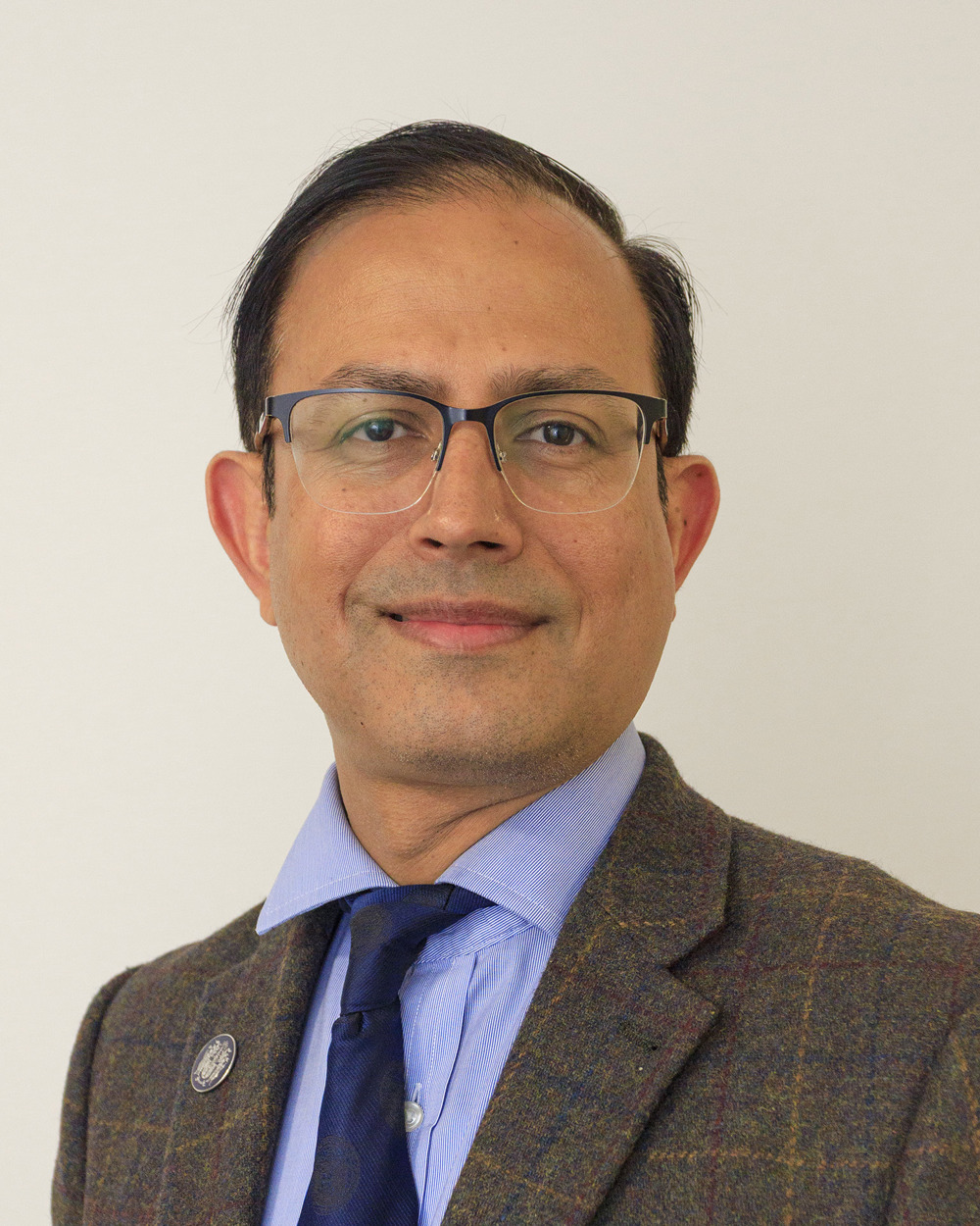 Mr Adeel Akhtar