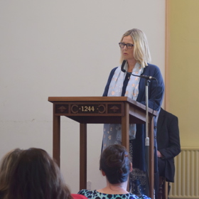 Alison Gray addressing the organ donation memorial event.
