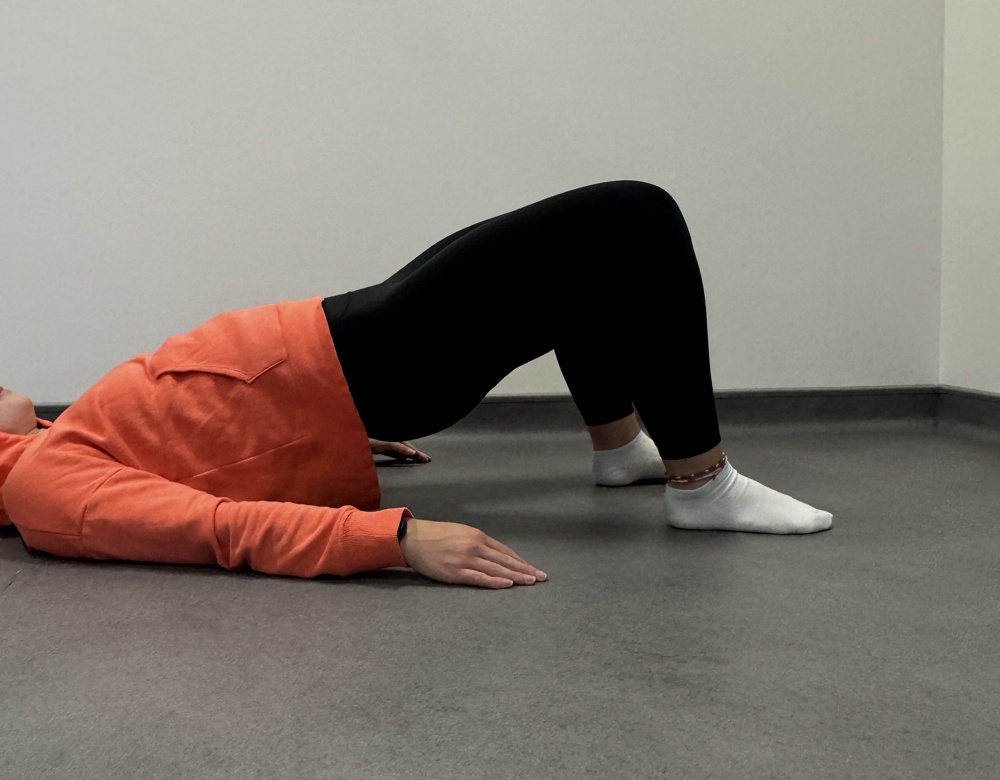 Bridging Raising Buttocks